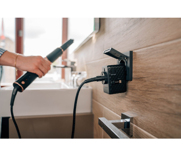 Verbatim Charge 'n' Travel 100W Adapter with retractable cable black - 1484042 - zdjęcie 4